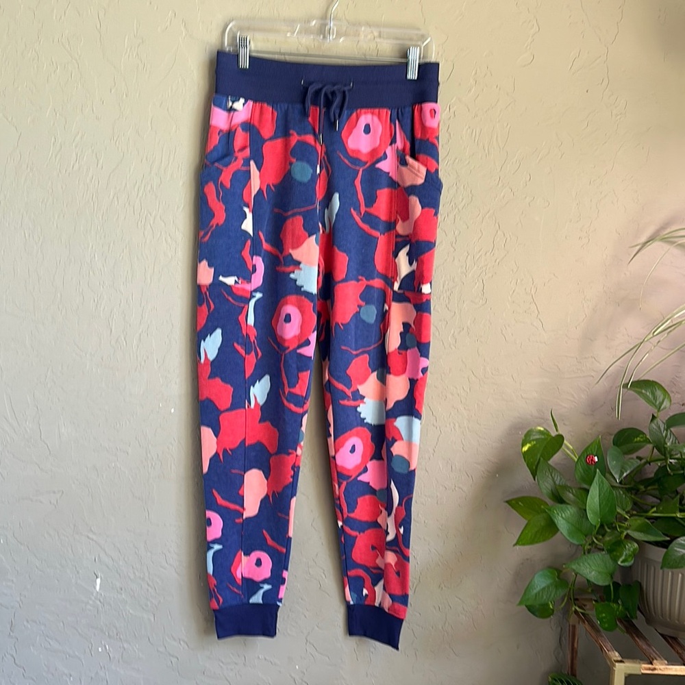 Lildy printed floral fleece jogger pant size small medium‎
